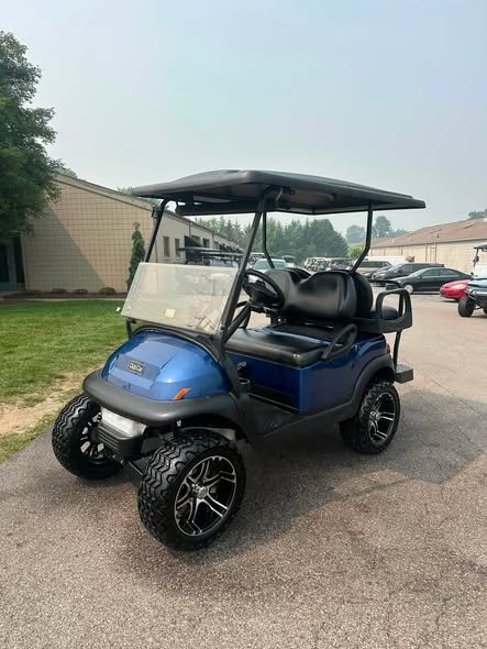2023 CLUB CAR PRECEDENT EFI GAS GOLF CART